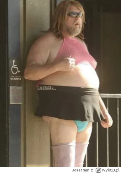 Jossarian - A tak sobie stoję w kolejce do damskiej WC...