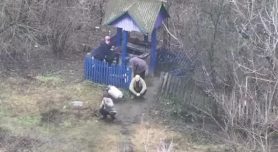 Mikuuuus - > Żołnierze, którzy zajmowali pozycje we wsi w obwodzie sumskim, wykazywal...