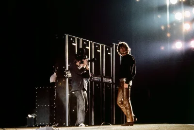 psycha - Jim Morrison podczas koncertu w Hollywood Bowl, 5.07.1968 r. Koncert został ...