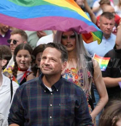 melquiades - Według botów z wykopu to jest centroprawicowy kandydat na prezydenta (w ...