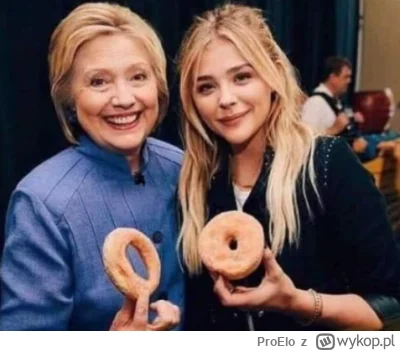 ProElo - @D4myanTR: tak,  Hillary Clinton... (｡◕‿‿◕｡)