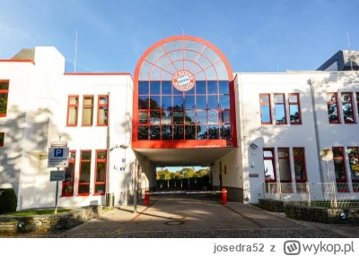 josedra52 - Bayern to po niemiecku Bawaria. Region którego stolicom jes Monachium.

T...