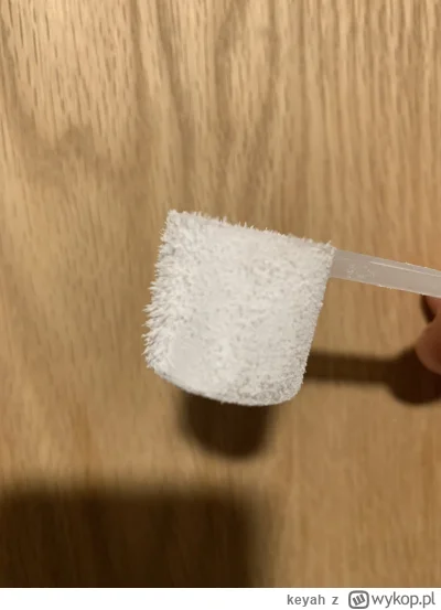 keyah - Czy to normalne, że kreatyna się tak magnetyzuje na miarce? Otworzyłem opakow...