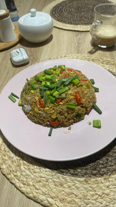 pomelobezkaca2 - Smażony ryż,

smacznego dla mnie.

#przegryw