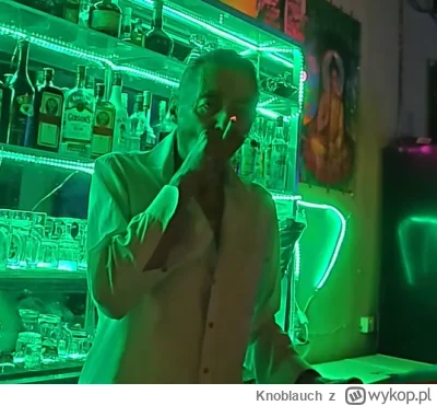 Knoblauch - @pikaczex: widzę, że Andre pali jakiegoś śmiesznego papierosa