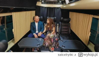 salcefrytki - To jest karawan przerobiony na busa premium?
#rolnikszukazony