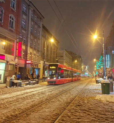 sylwke3100 - Zimowe Katowice


#slask #katowice #tramwaje #tramwajeslaskie #zima #sni...