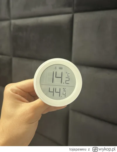 tojapaweu - Kupiłem sobie smart termometr do sypialni, który pokazuje mi temperaturę ...