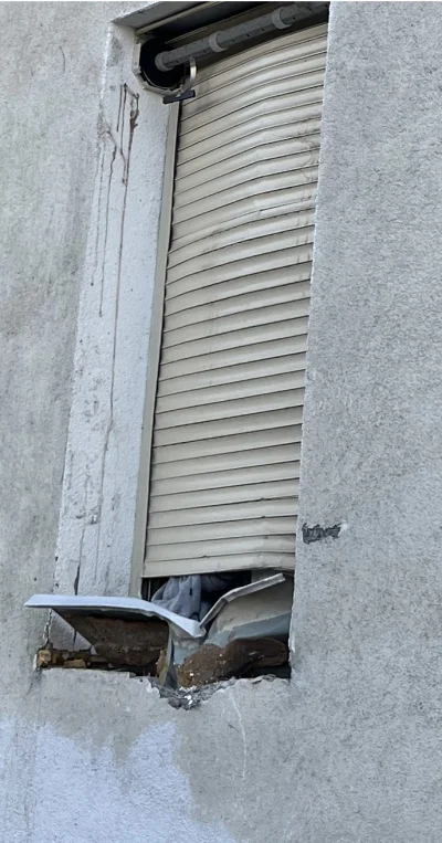 S.....E - @kbarteg: zdjęcie zrobione z perspektywy pijanego lumpa lezącego na plecach...