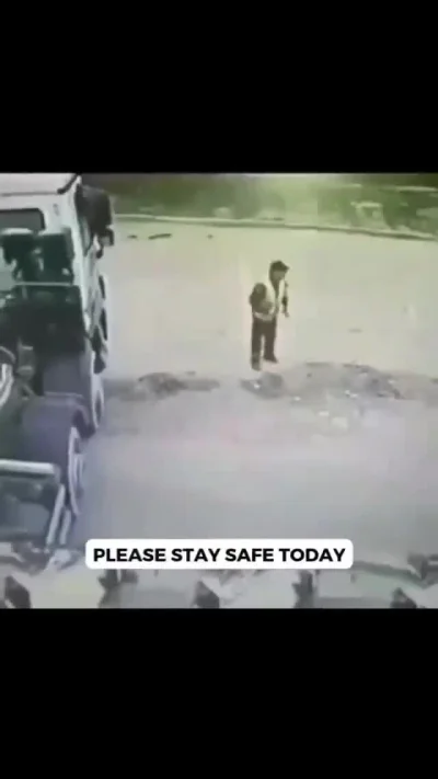 CH3j - Wygląda jakby jeszcze w------l miał dostać za to że tam stał( ͡° ͜ʖ ͡°)
#ch3j ...