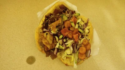 Milo900 - Ile taki kebab w ogromnym przybliżeniu moze miec kcal?
Mieso mieszane, calo...