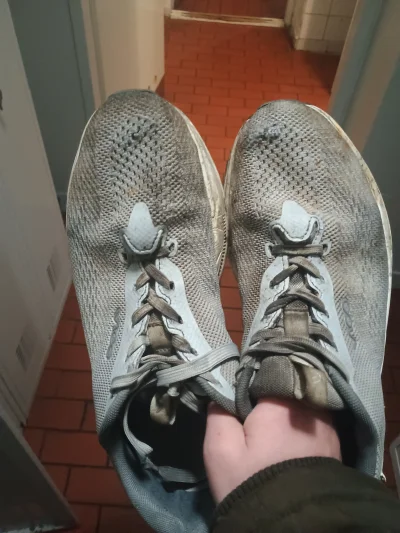 user2138 - Czy z taką czystością butów uda się znaleźć jakomś fajnom pannę? #przegryw...