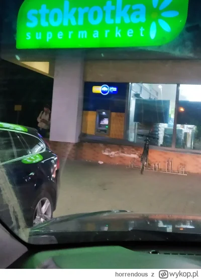 horrendous - Pani przejechała jakieś 5 m przez chodnik, uderzyła w mur i chyba zahacz...