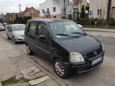 RicoElectrico - Ktoś przejechał #opel Agila korektorem xD 
SPOILER
#gdynia #samochody...