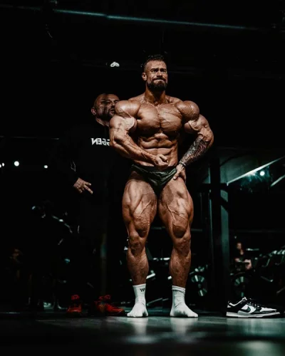 BobrowieckiHuop - Classique physique > manlety z golden ery @pies12347
#przegryw