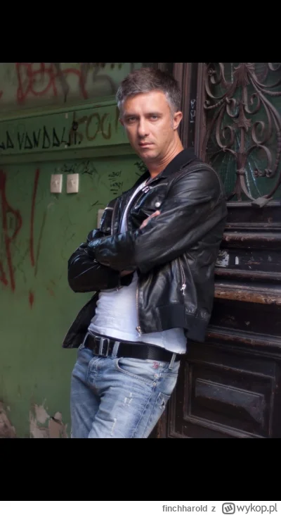 finchharold - #blackpill 

Zawsze mnie śmieszyło ze w Pierwszej Milosci Artur był prz...