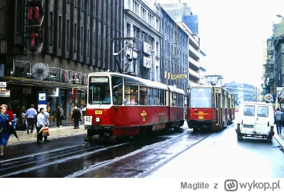 Maglite - #tramwaje z taką szybą czołową widywałem tylko w Katowicach. To jakiś lifti...