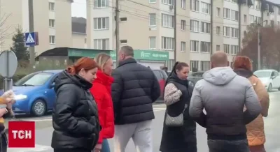 gerwazy-oko - W obwodzie kijowskim mieszkańcy zablokowali ulicę i ruch samochodowy z ...