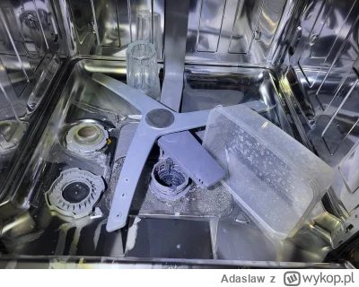 Adaslaw - Mireczki, mam pytanie do ekspertów od zmywarek Beko.
Jak widać na foto, po ...