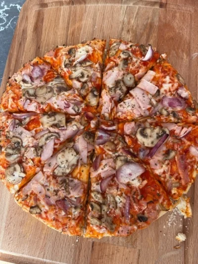 Anoniemamowy - Dzisiejszy #skromnyobiad 

Pizza z mikrofali 

#dieta #jedzenie #jedzz...