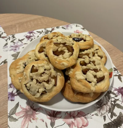 dwa__fartuchy - Ale se upiekłam drożdżówy (ʘ‿ʘ)

Najgorzej tylko, że się przeprowadzi...