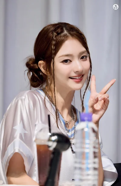 XKHYCCB2dX - #koreanka #nagyung #fromis9