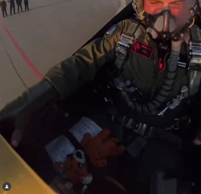 Ksiega_dusz - On zawsze zabiera ze sobą tego tygryska i wczoraj też go miał ze sobą? ...