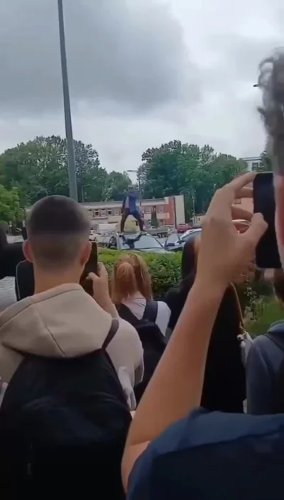 wigr - A tak radny Rady Miejskiej w Kluczborku z PiS agitował dziś na rzecz Karola Na...