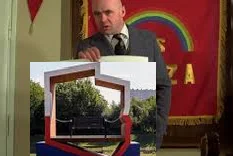 wilkolak-strzegomianski - @afc85: Wiesz co robi ta ławeczka? Ona odpowiada żywotnym p...