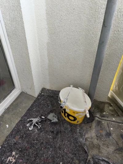 TencoPrzegral - #przegryw I taka to robota 
Malujesz żulowi na zasiłku balkon ,ten wy...