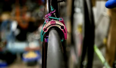 4x80 - @klefonafide: Pikanterii dodaje fakt, ze to jest rower zbudowany dla wielkiego...