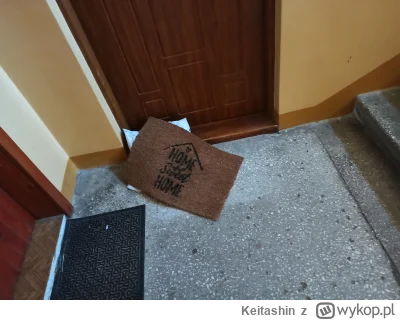 Keitashin - Dobrze ukryłem paczkę? 
#heheszki #kurier #pracbaza