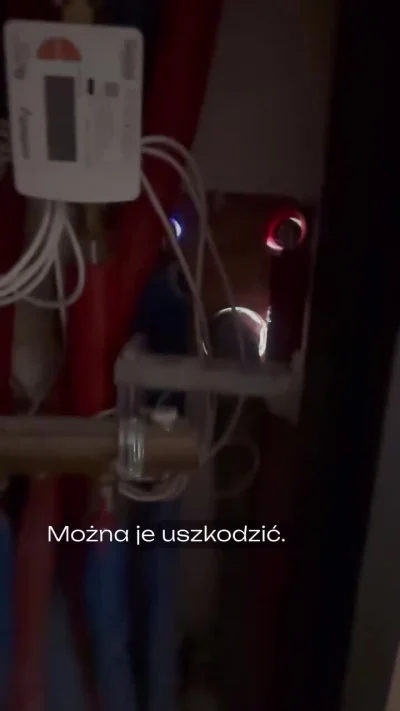 capol2 - Ściana miedzy łazienką a korytarzem to zwykły karton-gips, więc możesz sobie...