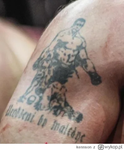 kennson - #gromda co ten kapo ma napisane na tym tatuażu???