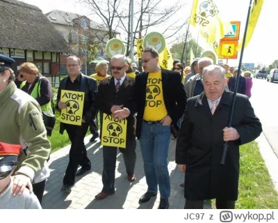 JC97 - Takie tam, jakieś 10 lat temu. Dzisiaj pewnie ci sami klaszczą, bo kibol obywa...