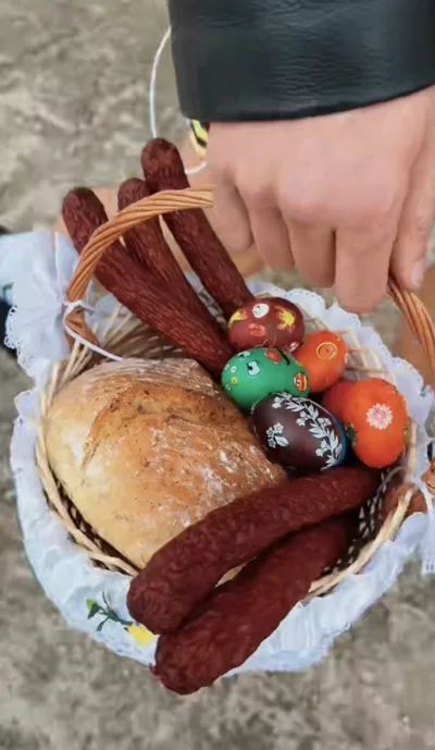 tomwick55 - @thesuchodolski897 Tak wygląda święconka w środku