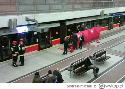 piotrek-michal - w warszawie codziennie ktoś skacze z mostu, z okna i pod metro...co ...