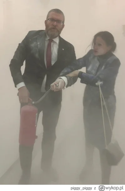 piggy_piggy - Gasimy dymy!!!
#famemma