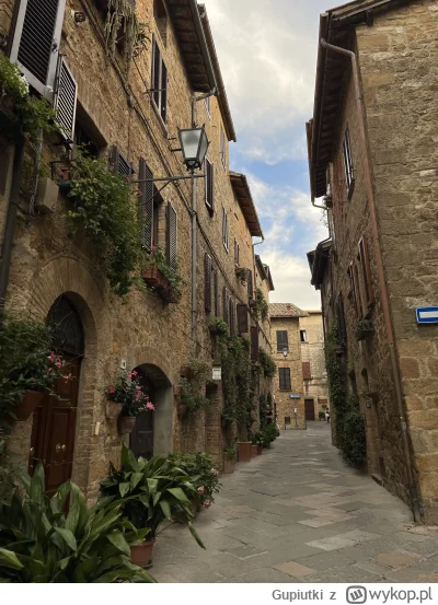 Gupiutki - urokliwa uliczka w Pienzie - Włochy #włochy