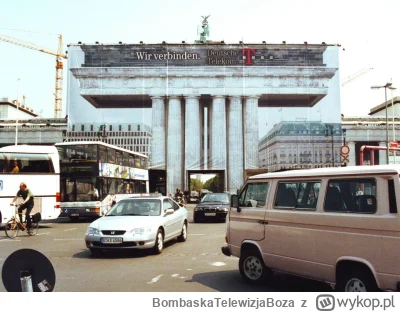 BombaskaTelewizjaBoza - @Poldek0000: Brama brandenburska w przebudowie, 2001
