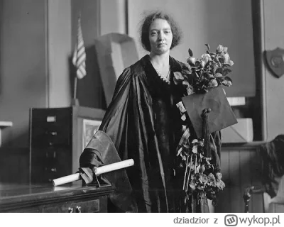 dziadzior - #tenis #heheszki #humorobrazkowy
Mało znane zdjęcie Igi Świątek-Curie tuż...