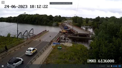 Kierowca-ufo - Na rzekach przecinających drogi na Moskwę saperzy demontują mosty 

Na...