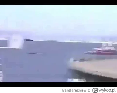 IvanBarazniew - XD Słaby bait. 
Tak wyglada przelot samolotu nad wodą.