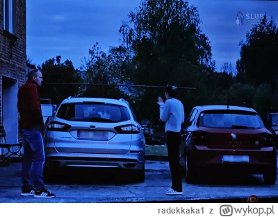 radekkaka1 - Czy produkcja dobrała Kaję i laweciarza kolorem naprzemian z autami?  #s...