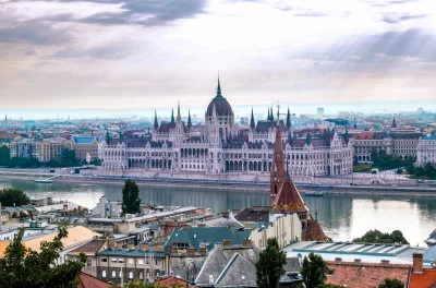 4.....3 - #oldworld #architektura 
Budynek parlamentu Budapeszt