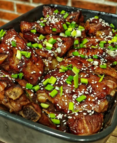 Krupier - Żeberka w sosie hoisin czyli tzw. hoisin sticky ribs.

Na leniwca, bo sos g...