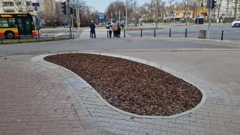 o__0 - Zagadka: co to jest? Nie jest skwerem, nie jest zielone, ale kosztowało Warsza...