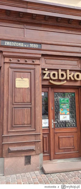 motonita - @oszty:  Taki paczkomat powinien stanąć koło najstarszej żabki w Polsce ( ...