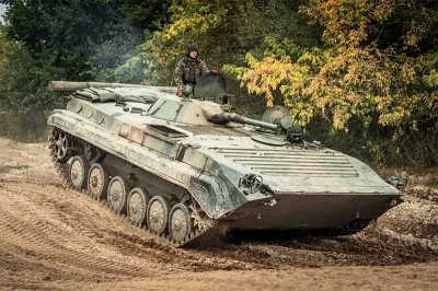 odtwarzacz_vhs - #wojsko #wojskopolskie czongi jutro bedom jeździć też tralalelo tral...