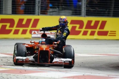 JednaRenkaJedenKaleka - 10 lat temu Alonso podwiózł Webbera 
#f1